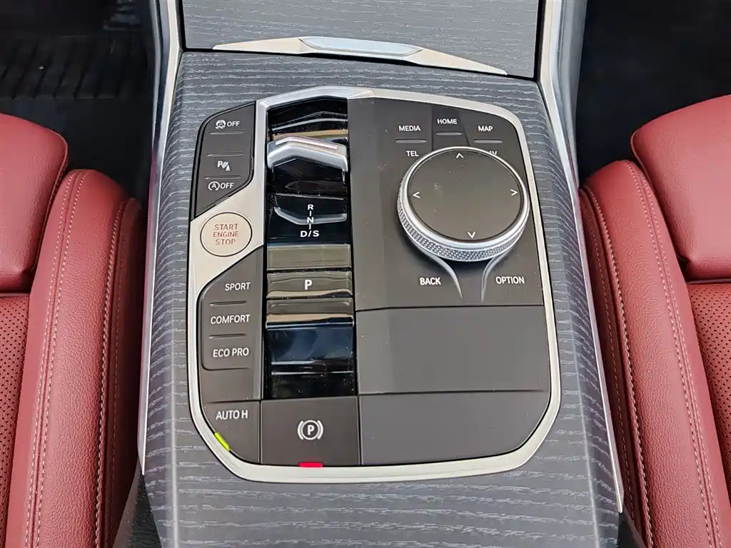 BMW 3 Series 2025 — фото 12