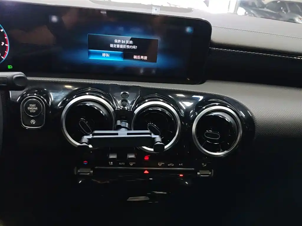 Mercedes-Benz A-Class 2022 — фото 13