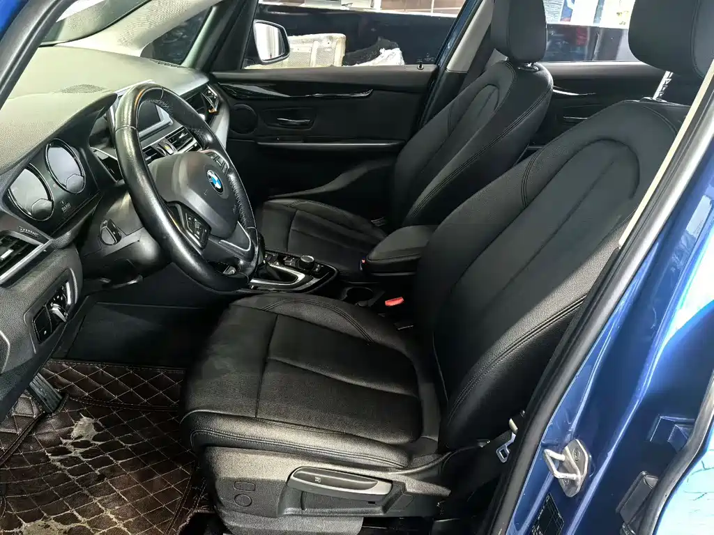 BMW 2 Series Active Tourer 2018 — фото 4