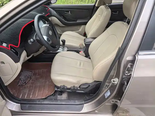 Hyundai Yuedong 2013