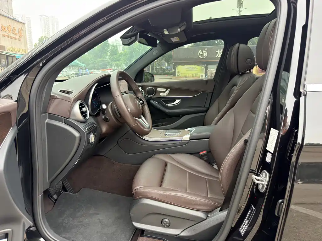 Mercedes-Benz GLC 2023