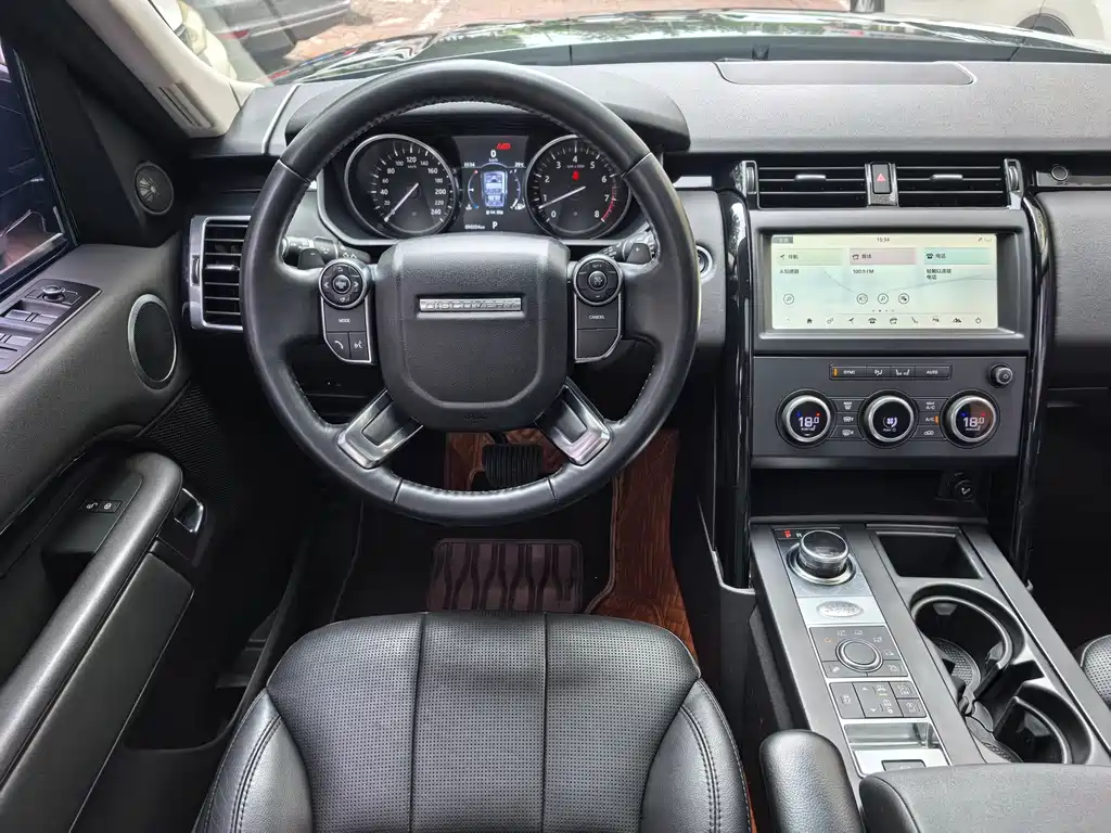Land Rover Discovery 2018 — фото 9