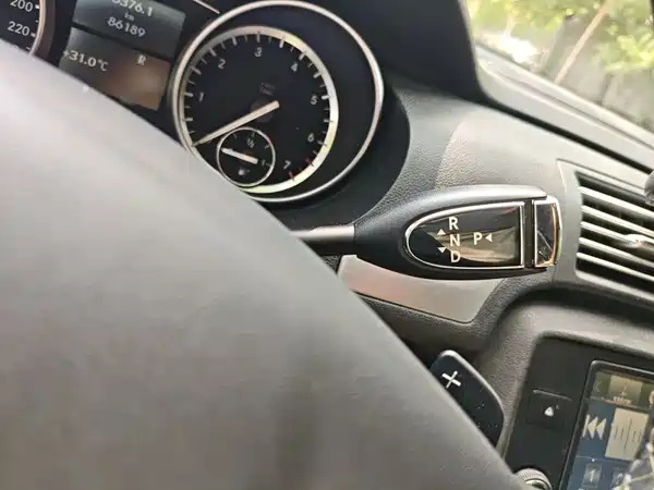 Mercedes-Benz R-Class 2016