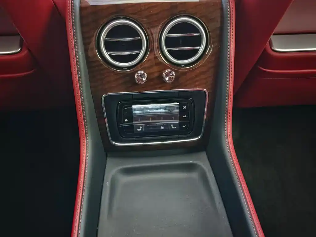Bentley Flying Spur 2015 — фото 14