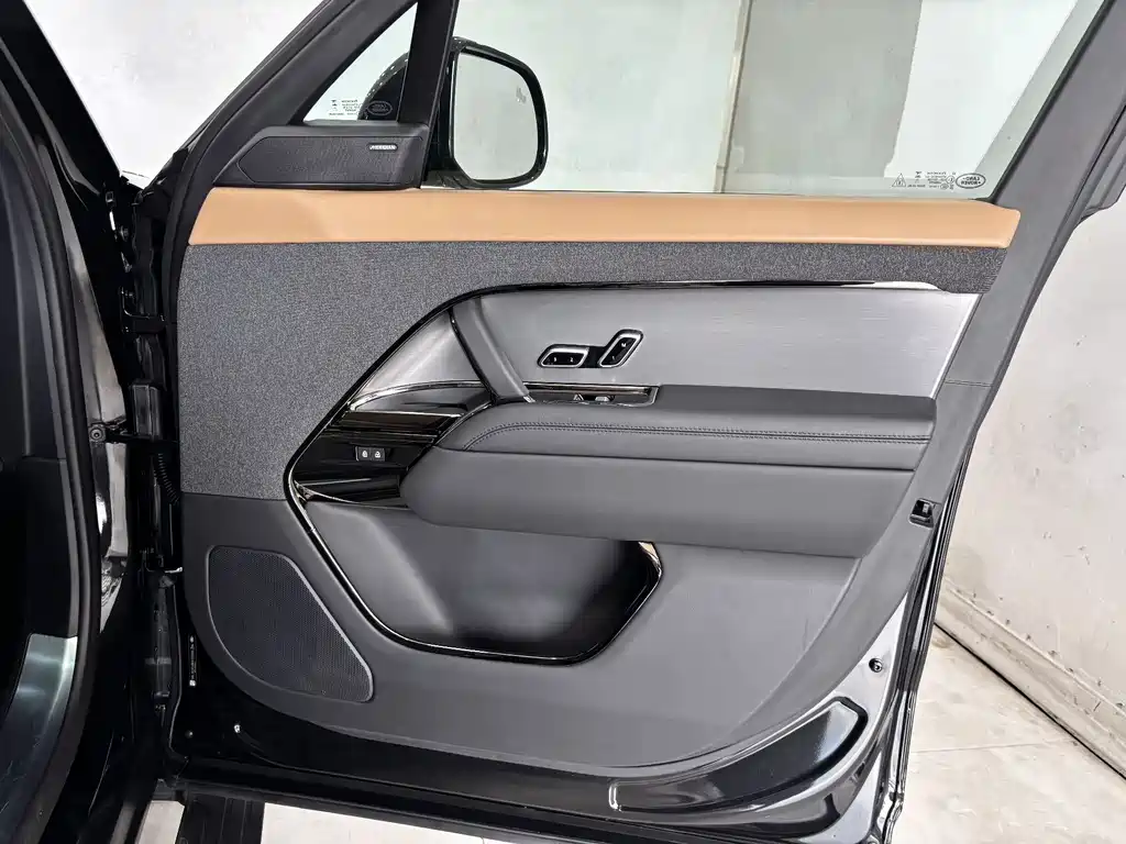 Land Rover Sport 2024 — фото 24