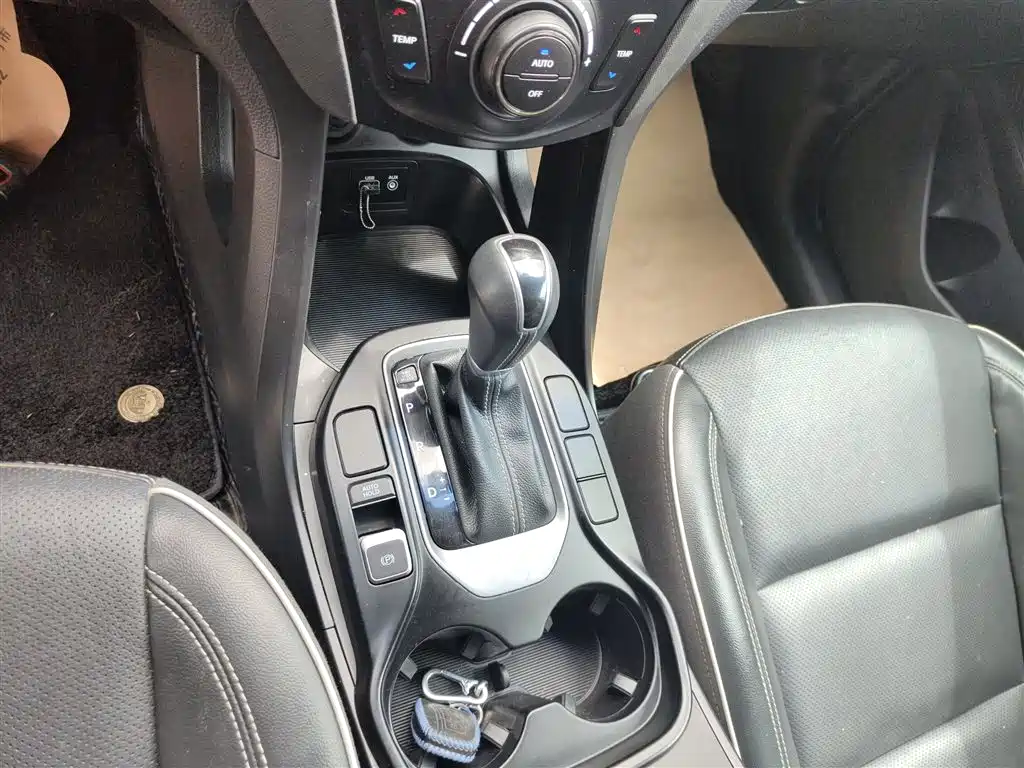 Hyundai Santa Fe 2018 — фото 17
