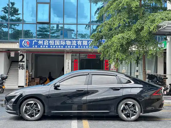 Wuling Starlight 2024