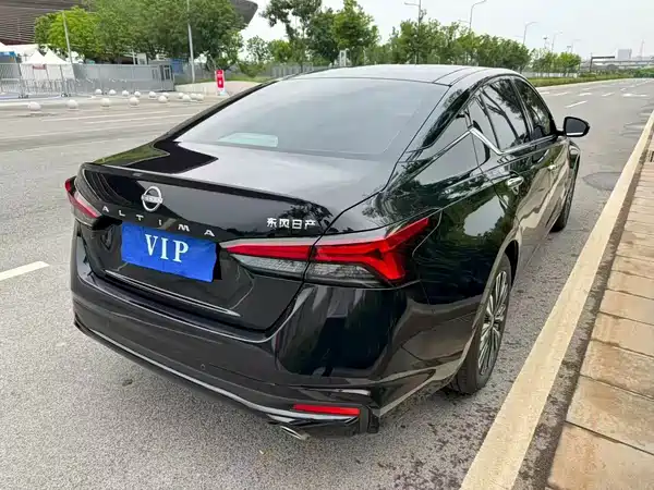 Nissan Teana 2024