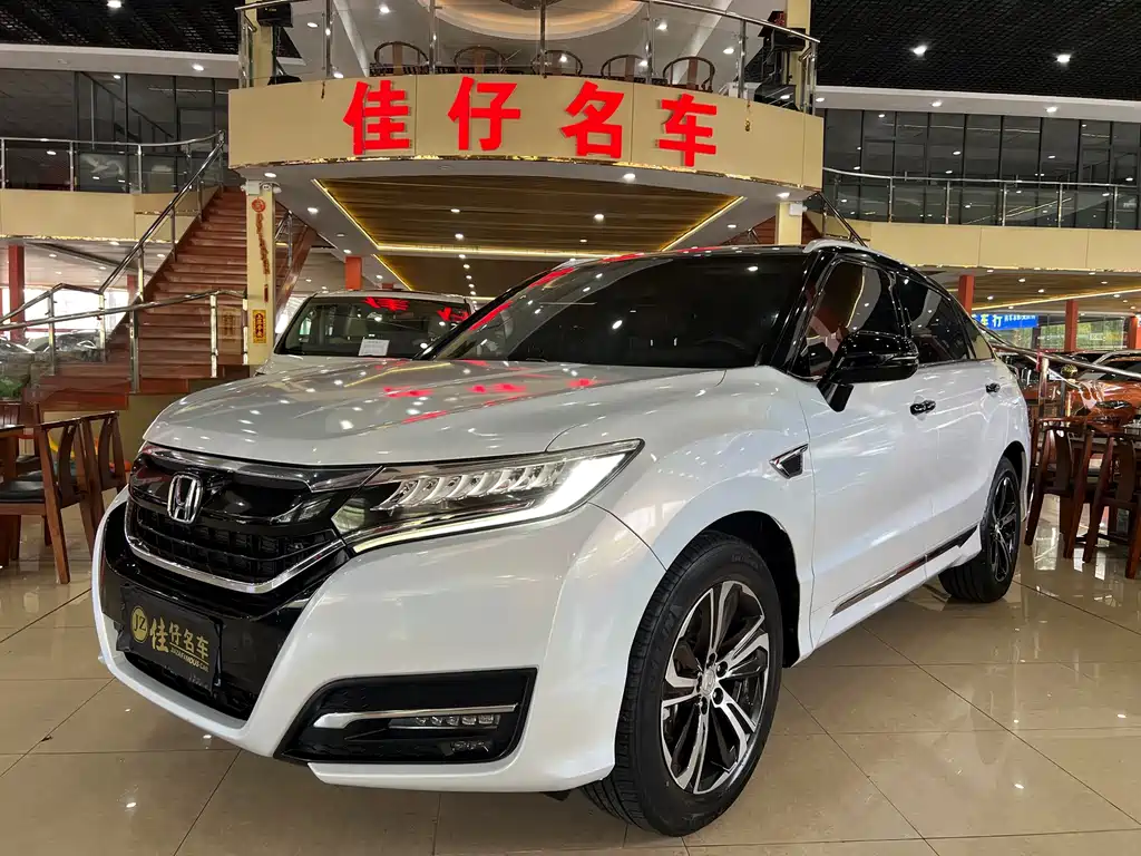 Honda UR-V 2018 — фото 1