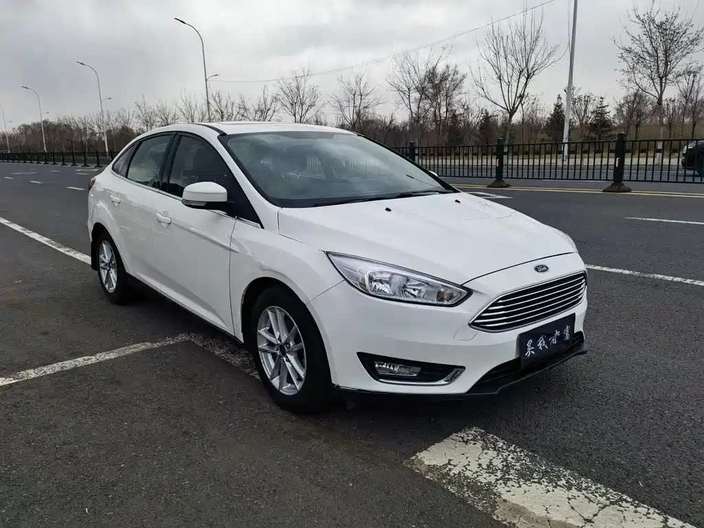Ford Focus 2015 — фото 3