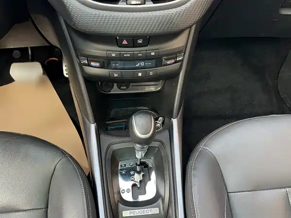 Peugeot 2008 2014
