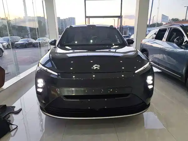 NIO ES8 2023