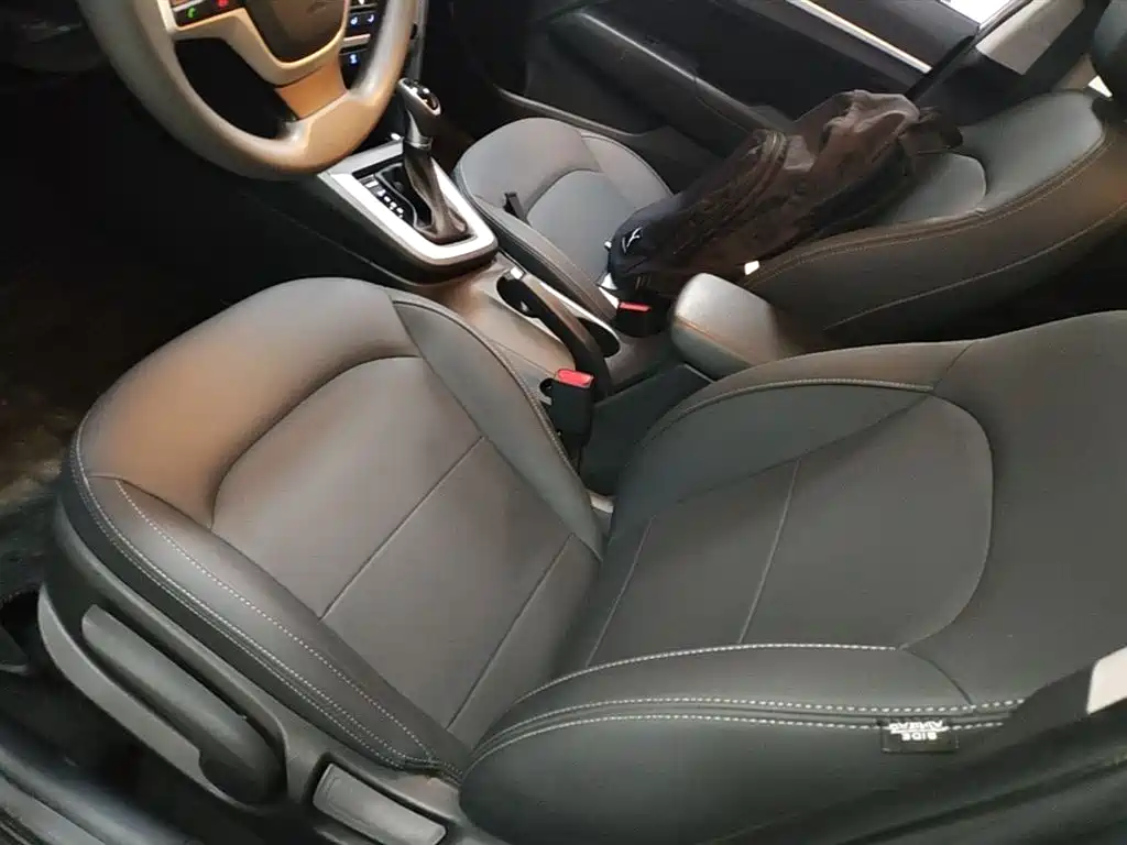 Hyundai Elantra 2019 — фото 15
