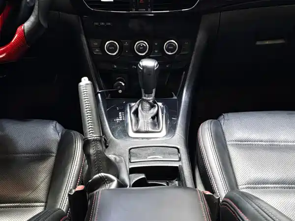 Mazda Atenza 2016