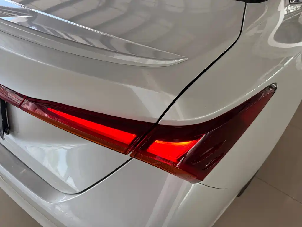 Toyota Avalon 2023 — фото 16