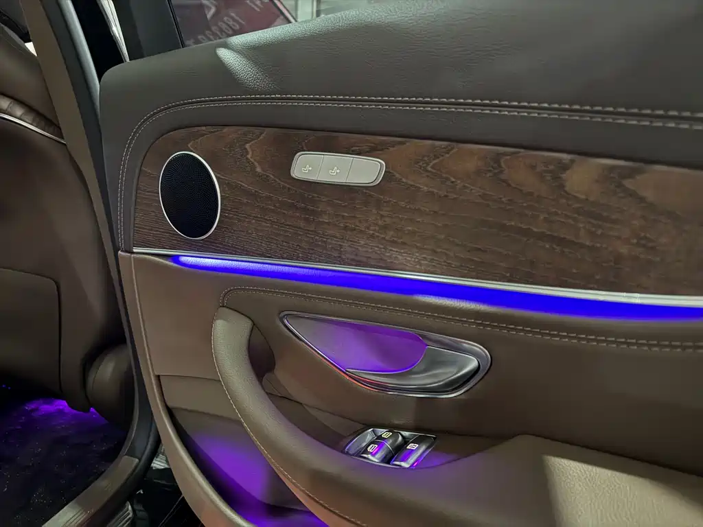 Mercedes-Benz E-Class 2023 — фото 14