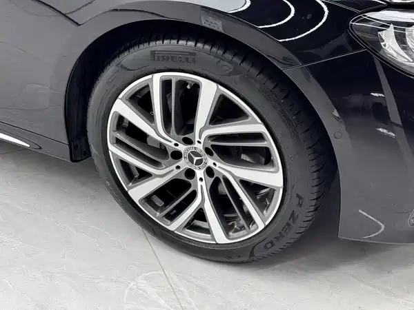 Mercedes-Benz E-Class 2024