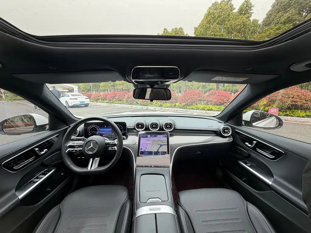 Mercedes-Benz C-Class 2023 — фото 16