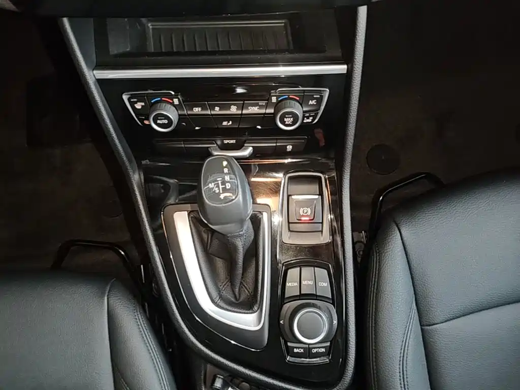 BMW 2 Series Active Tourer 2018 — фото 14