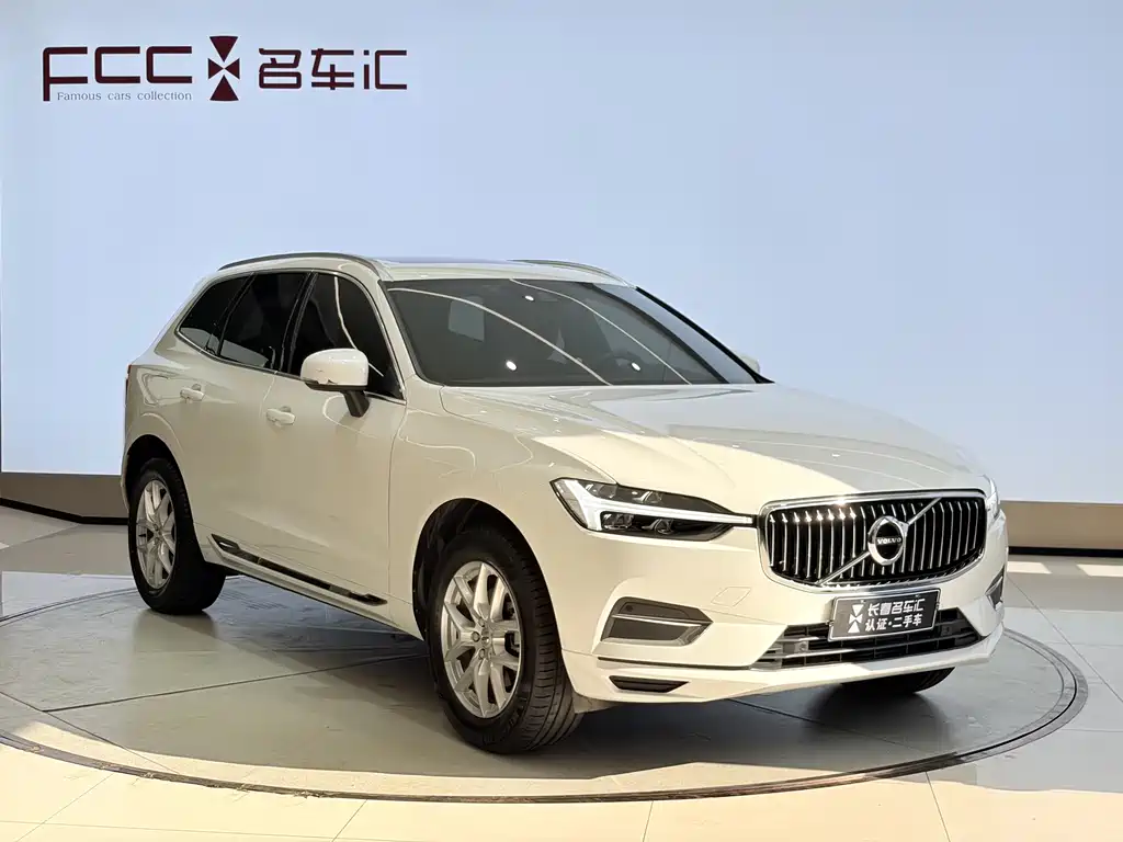 Volvo XC60 2021 — фото 3