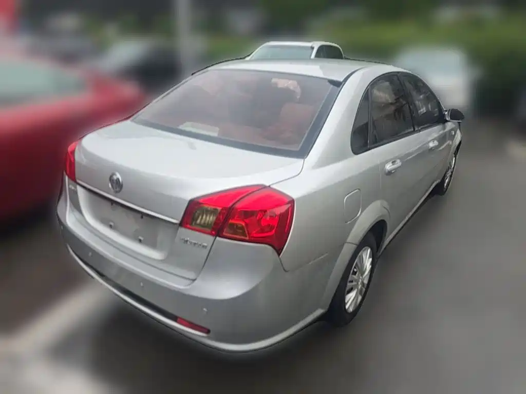 Buick Excelle 2015 — фото 12