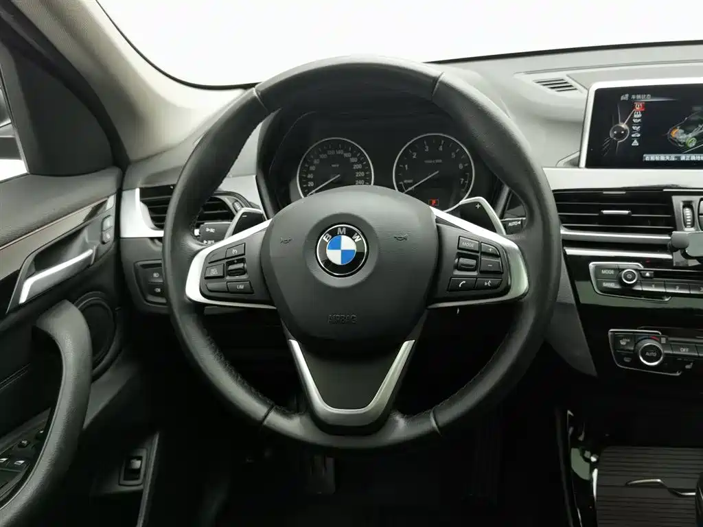 BMW X1 2018 — фото 11