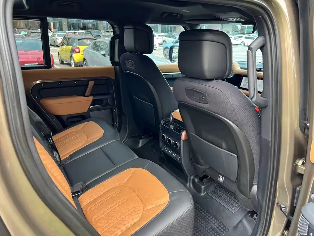 Land Rover Defender 2021 — фото 14