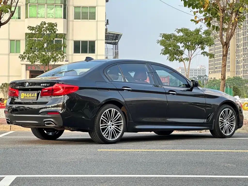 BMW 5 Series 2018 — фото 6