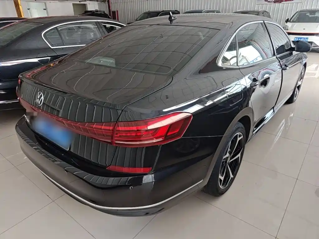 Volkswagen Passat 2025