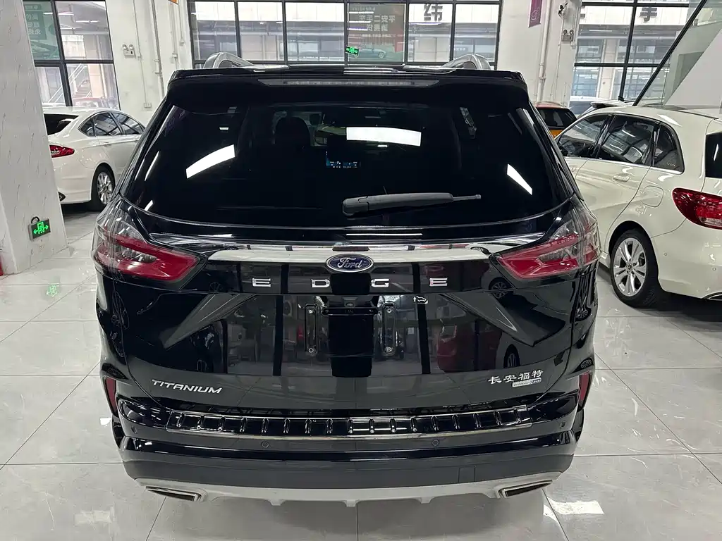 Ford Edge 2021 — фото 20