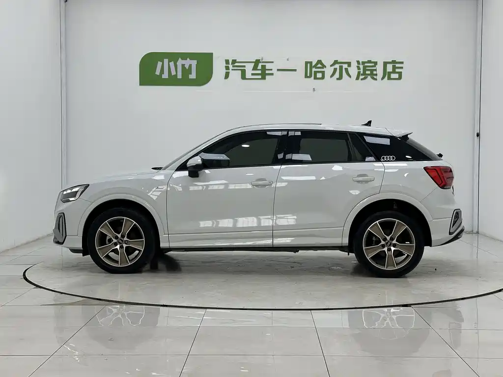 Audi Q2L 2022