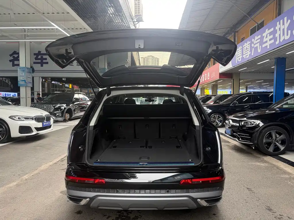 Audi Q7 2023 — фото 23