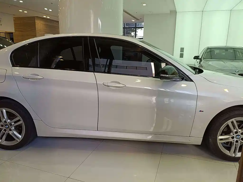 BMW 1 Series 2021