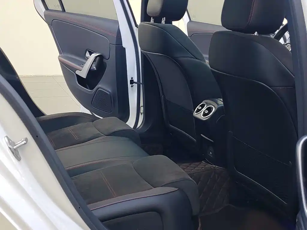 Mercedes-Benz A-Class 2023 — фото 12