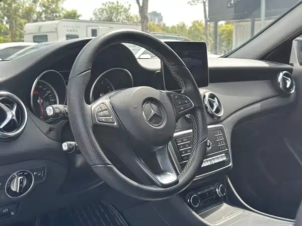 Mercedes-Benz GLA 2019