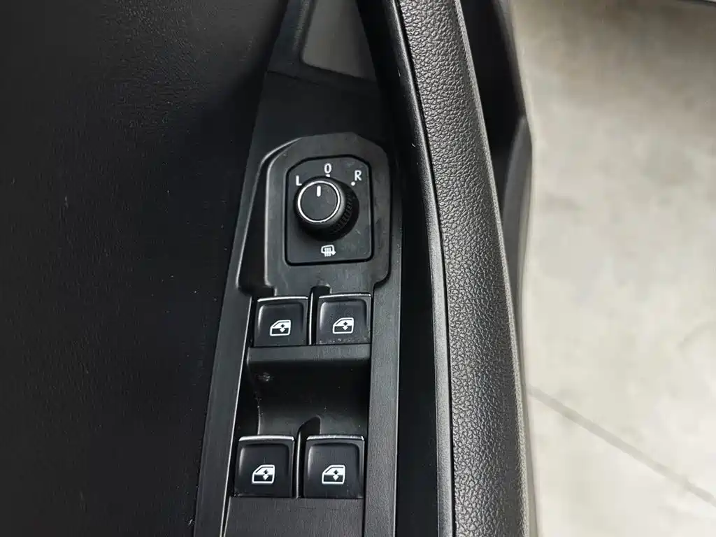 Skoda Karoq 2023 — фото 16