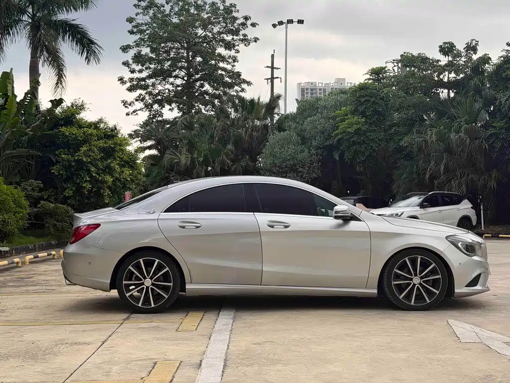Mercedes-Benz CLA 2015