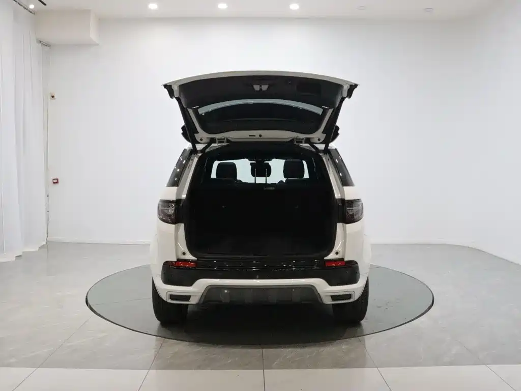Land Rover Discovery Sport 2023 — фото 9