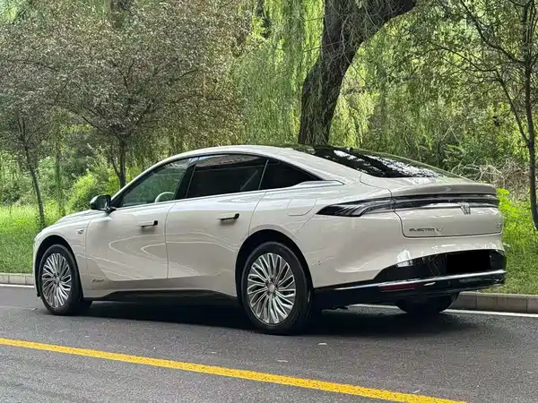 Buick Zhijing L7 2025