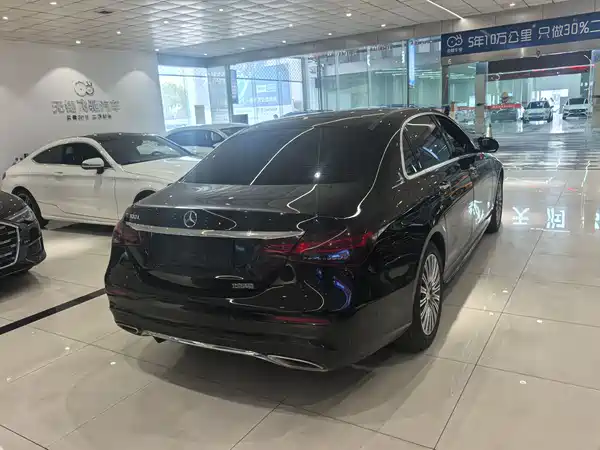Mercedes-Benz E-Class 2022