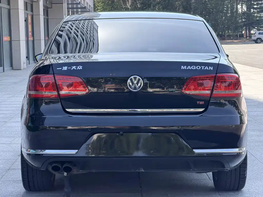Volkswagen Magotan 2012