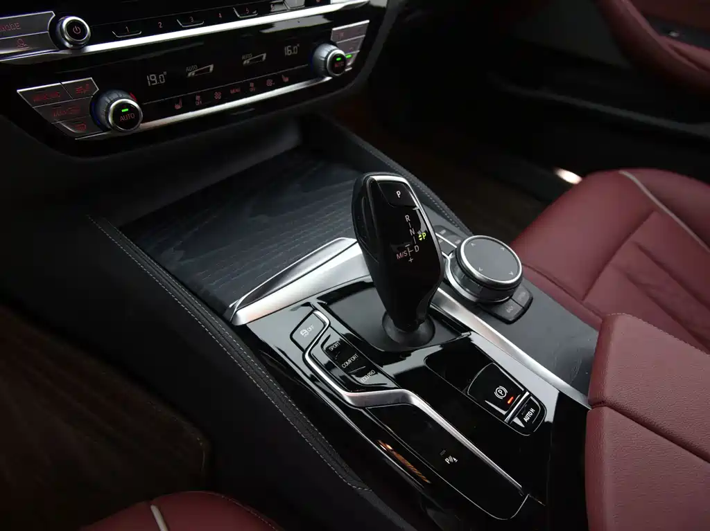 BMW 5 Series 2022