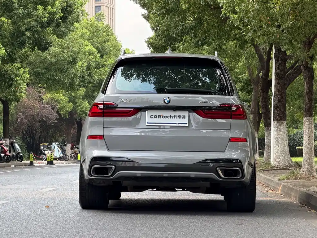 BMW X7 2020 — фото 24