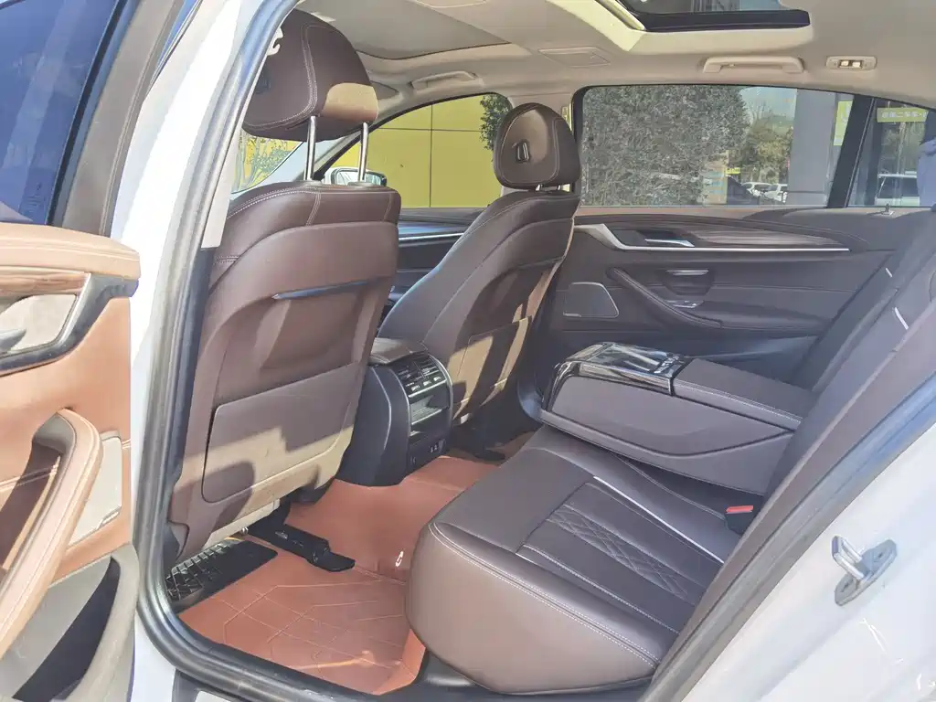 BMW 5 Series 2023