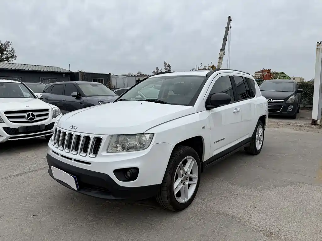 Jeep Compass 2013 — фото 1