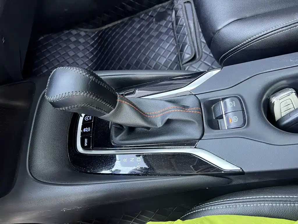 Toyota Corolla 2023 — фото 13