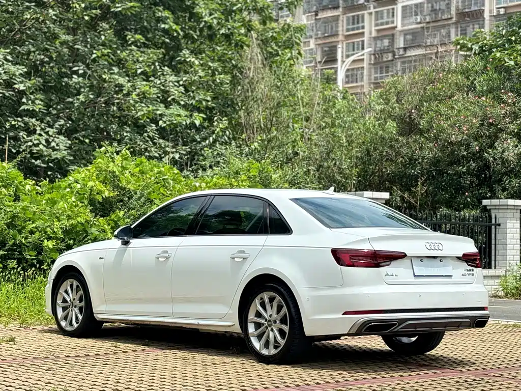 Audi A4L 2019 — фото 8