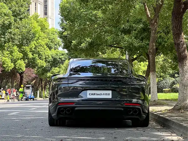 Porsche Panamera 2024
