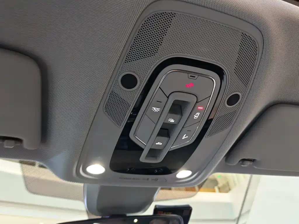 Audi Q5L 2022 — фото 13