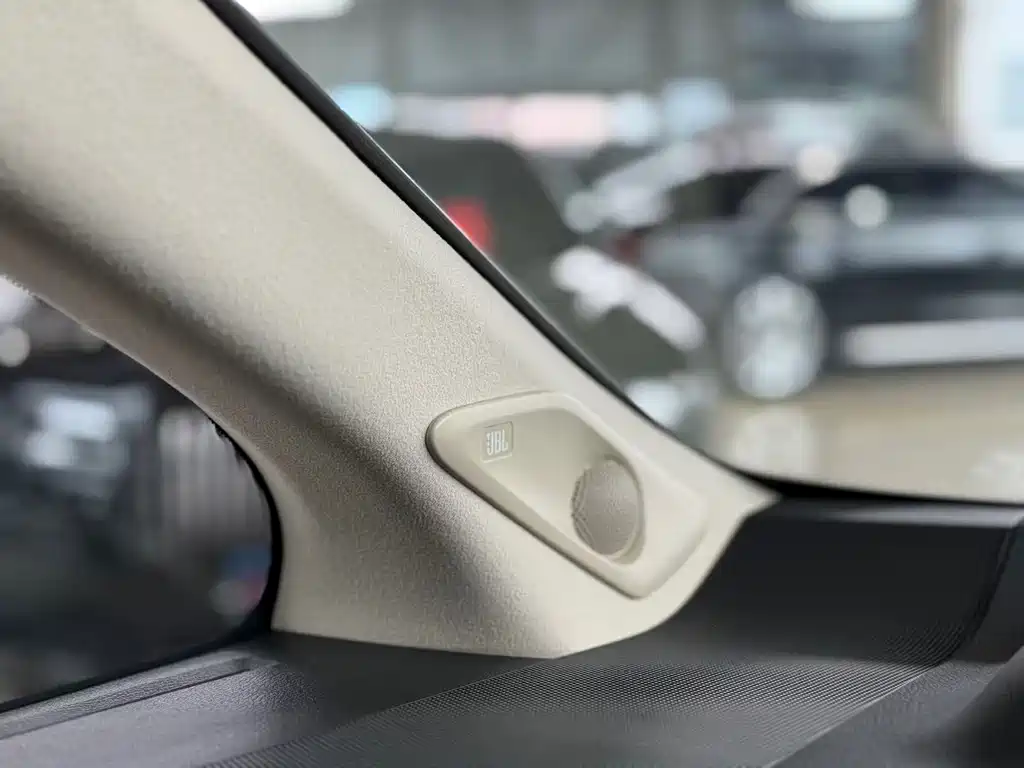 Toyota Alphard 2024 — фото 12